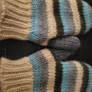 100% wool outer mitts